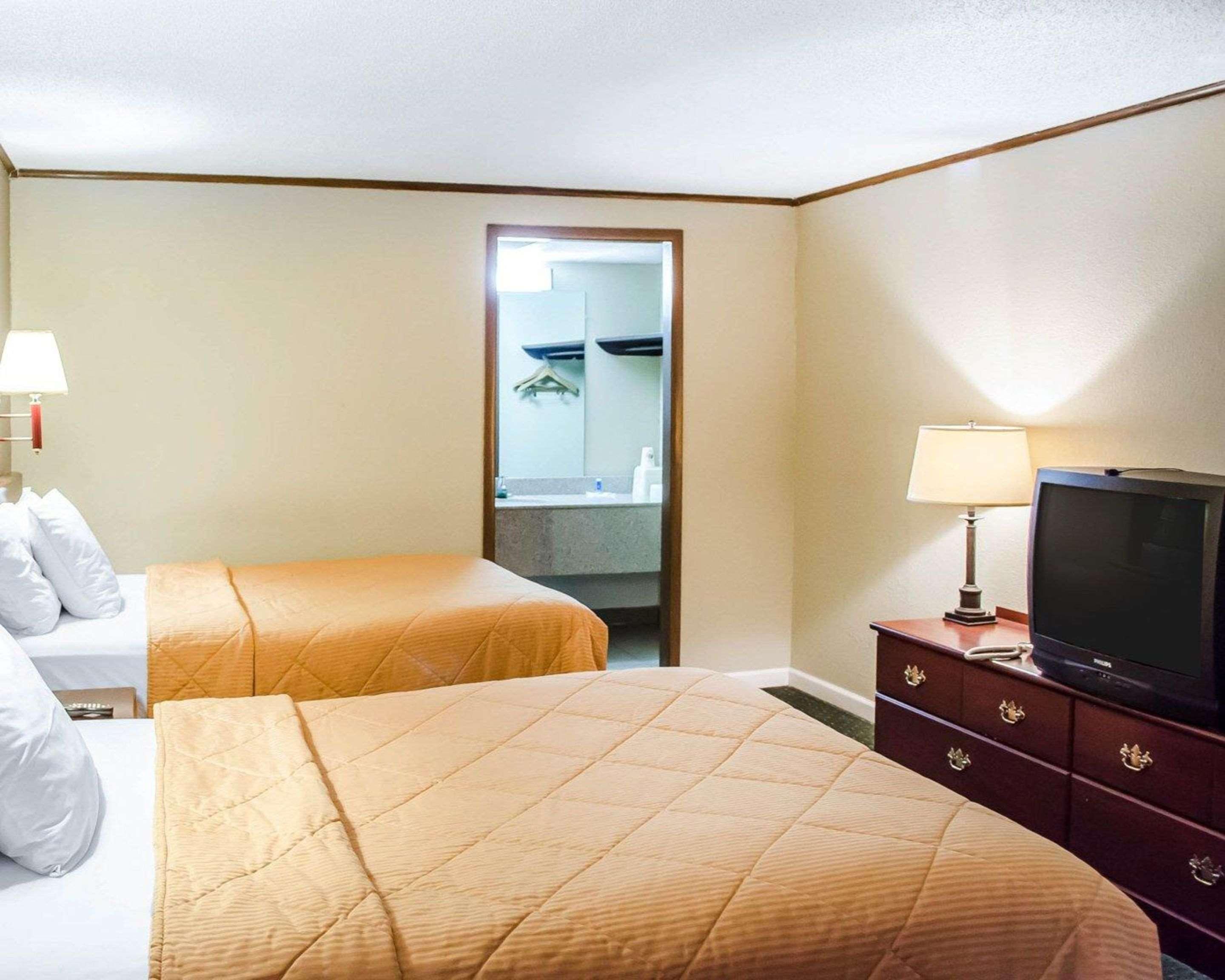 Rodeway Inn Carlisle Bagian luar foto