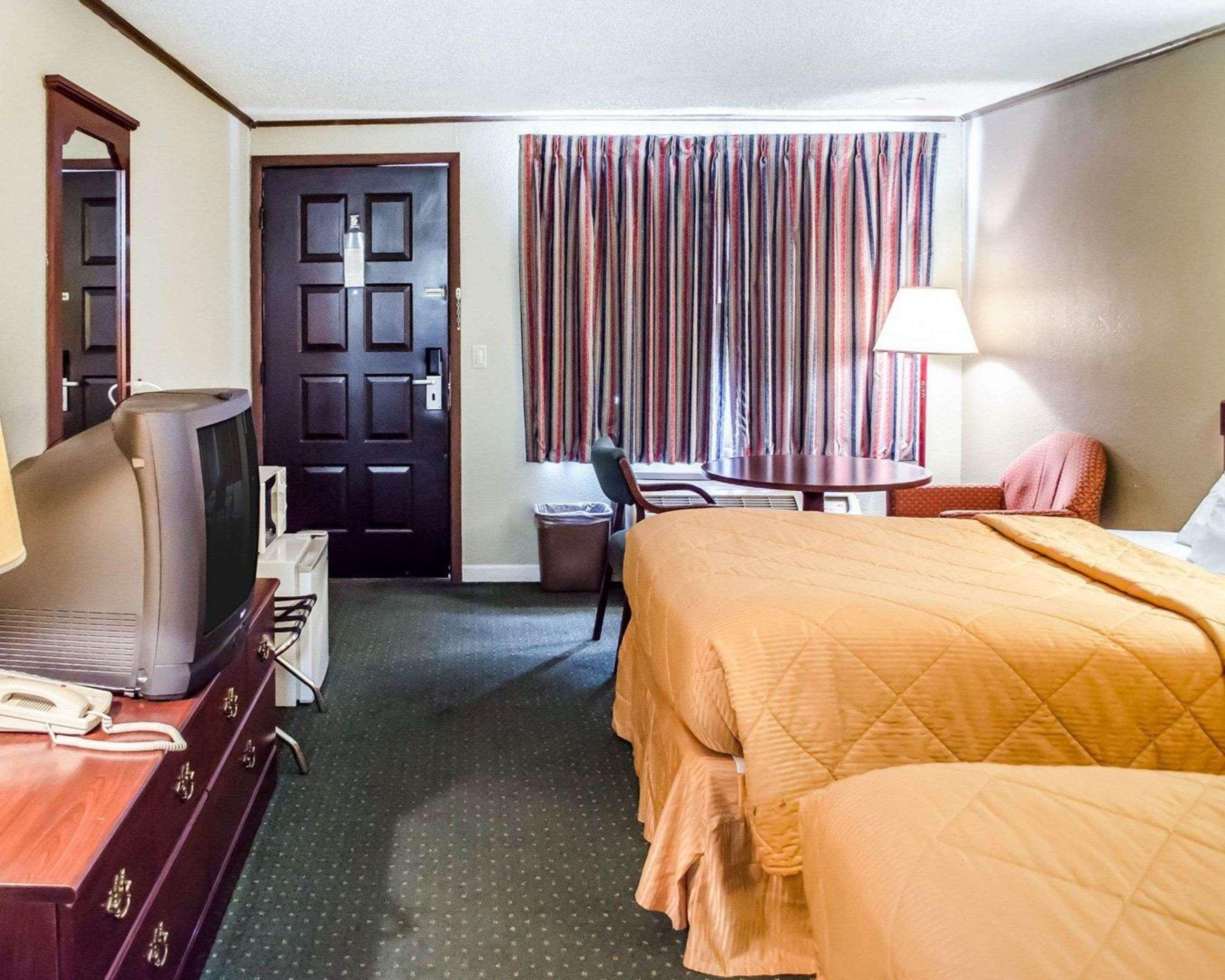 Rodeway Inn Carlisle Bagian luar foto