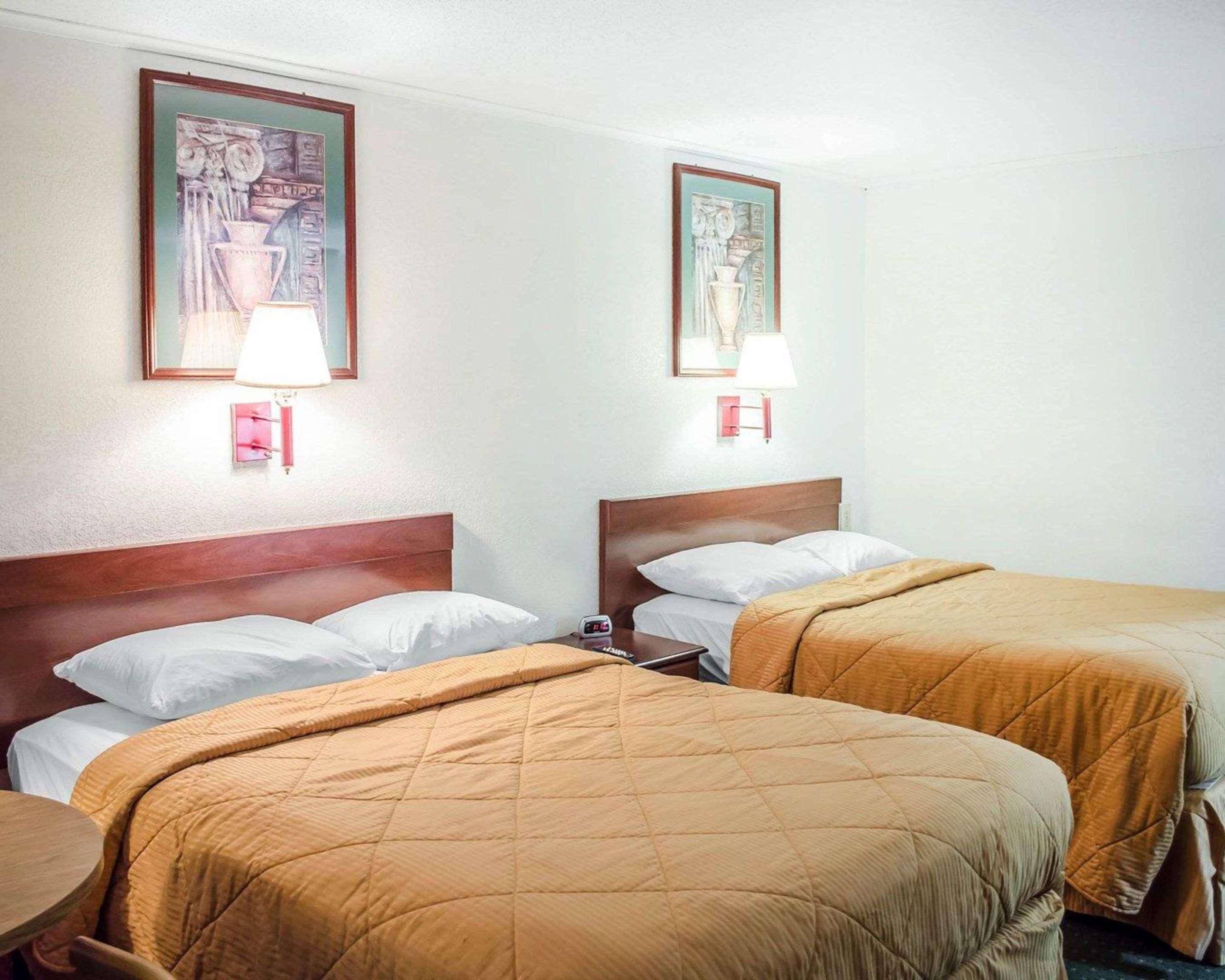 Rodeway Inn Carlisle Bagian luar foto