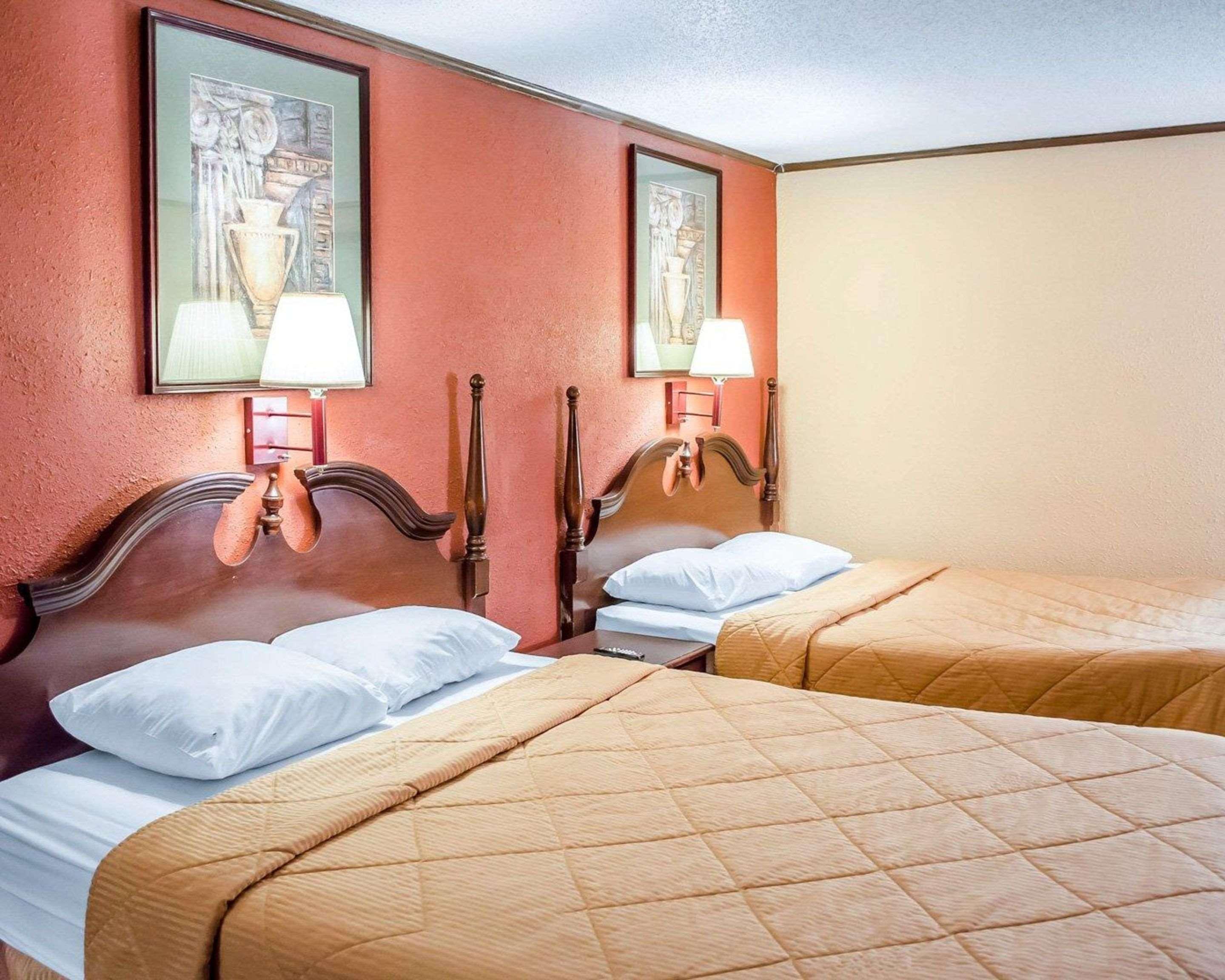 Rodeway Inn Carlisle Bagian luar foto
