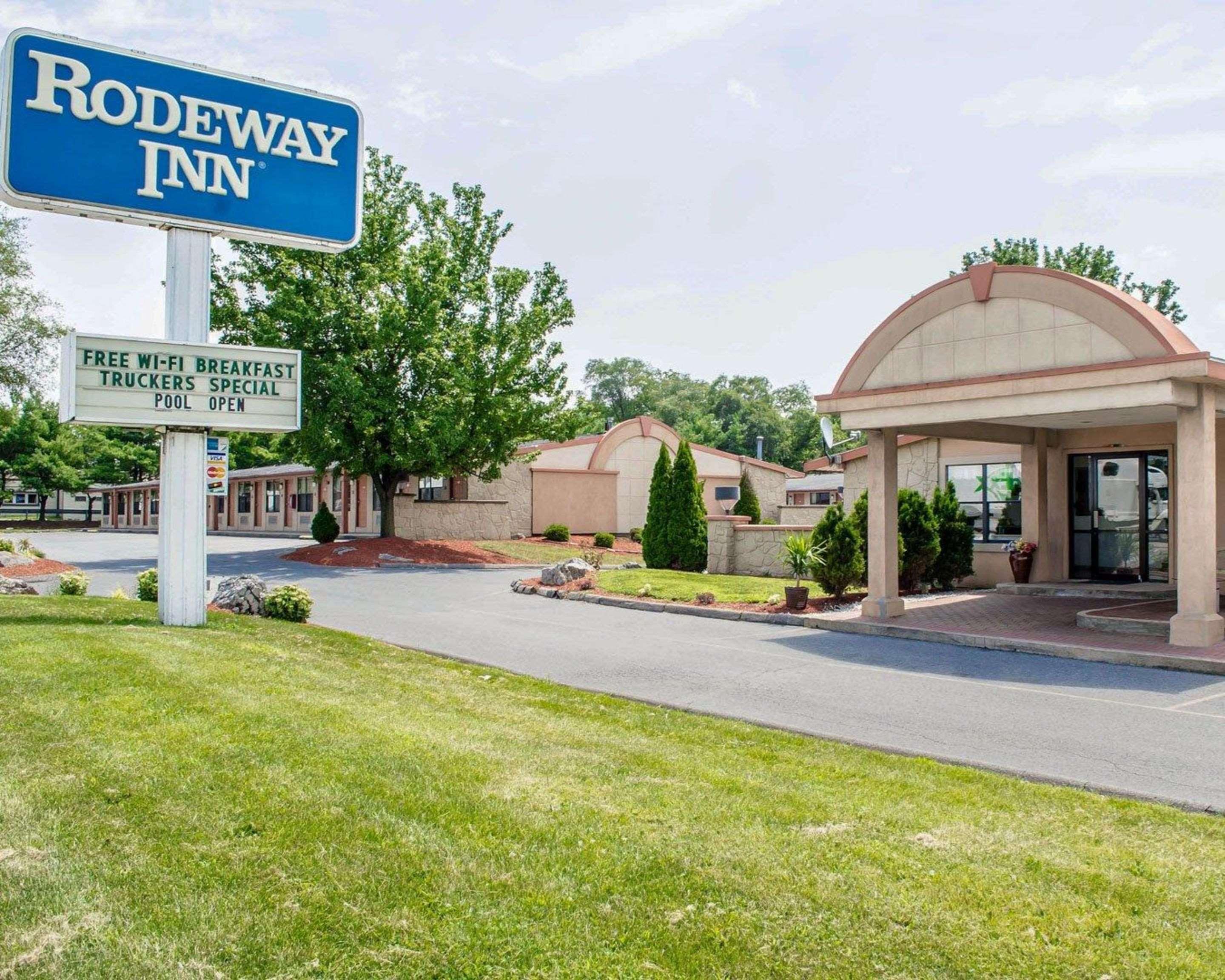 Rodeway Inn Carlisle Bagian luar foto