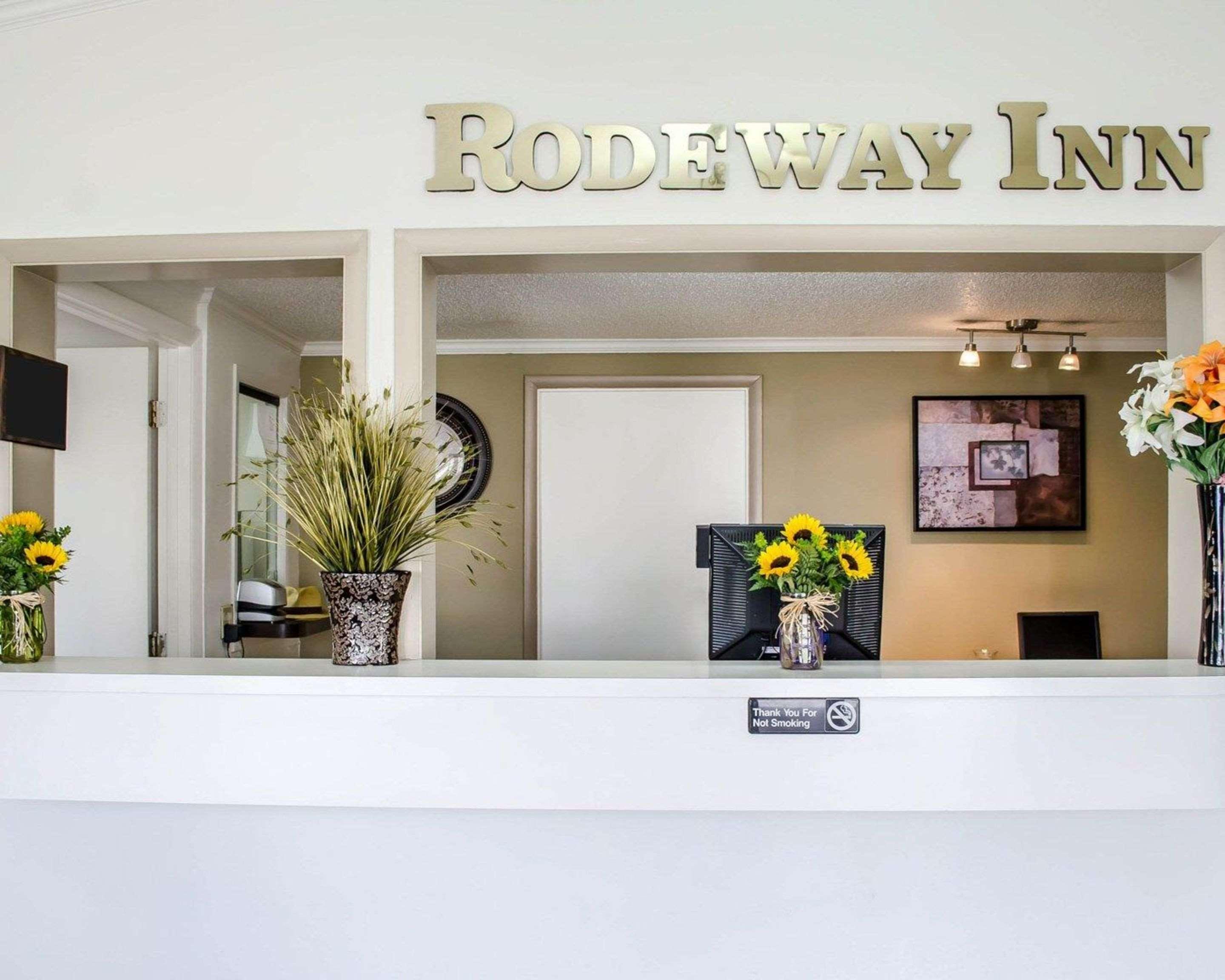Rodeway Inn Carlisle Bagian luar foto