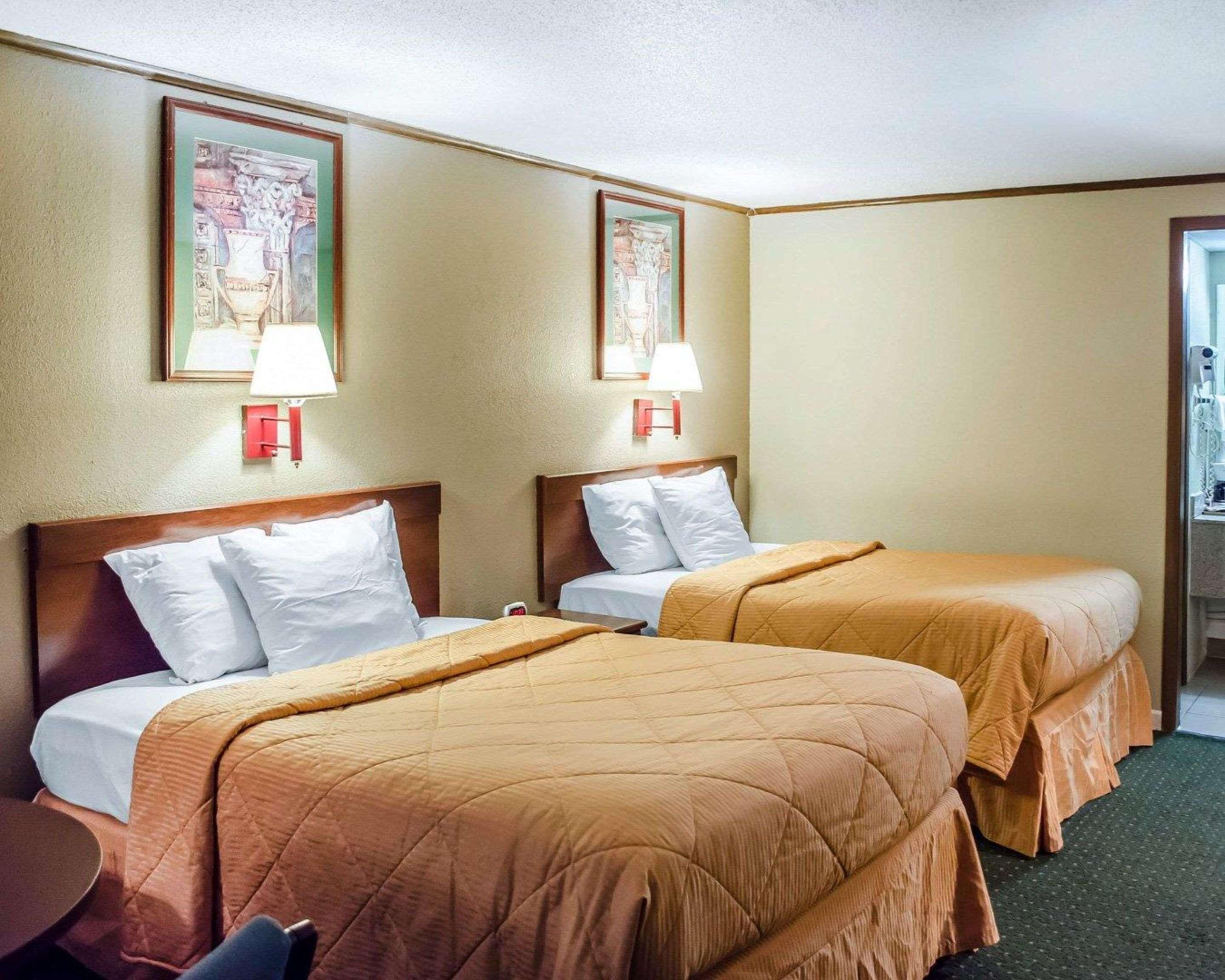 Rodeway Inn Carlisle Bagian luar foto