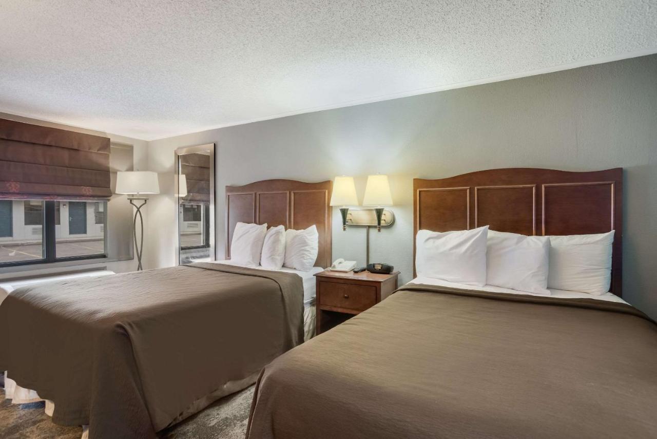 Rodeway Inn Carlisle Bagian luar foto