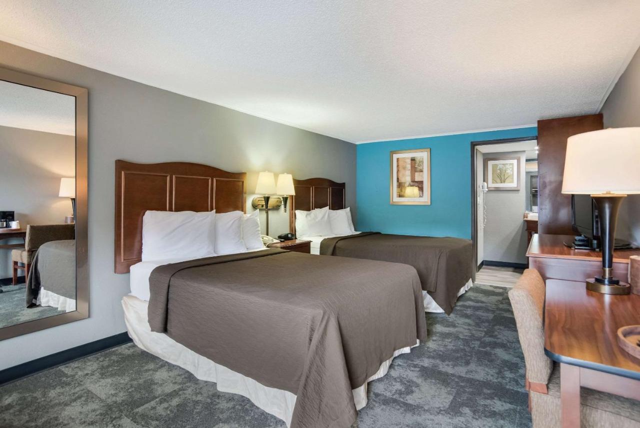 Rodeway Inn Carlisle Bagian luar foto