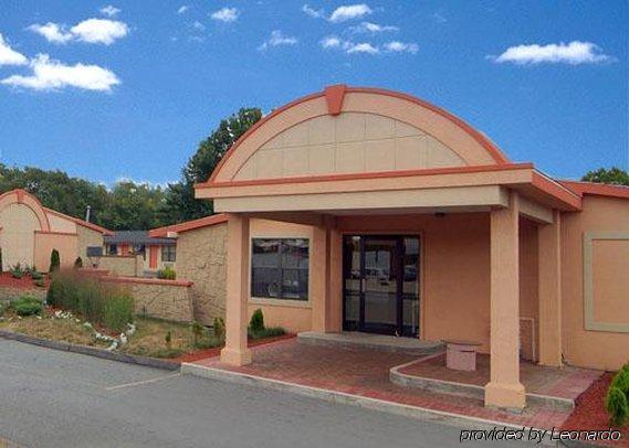 Rodeway Inn Carlisle Bagian luar foto